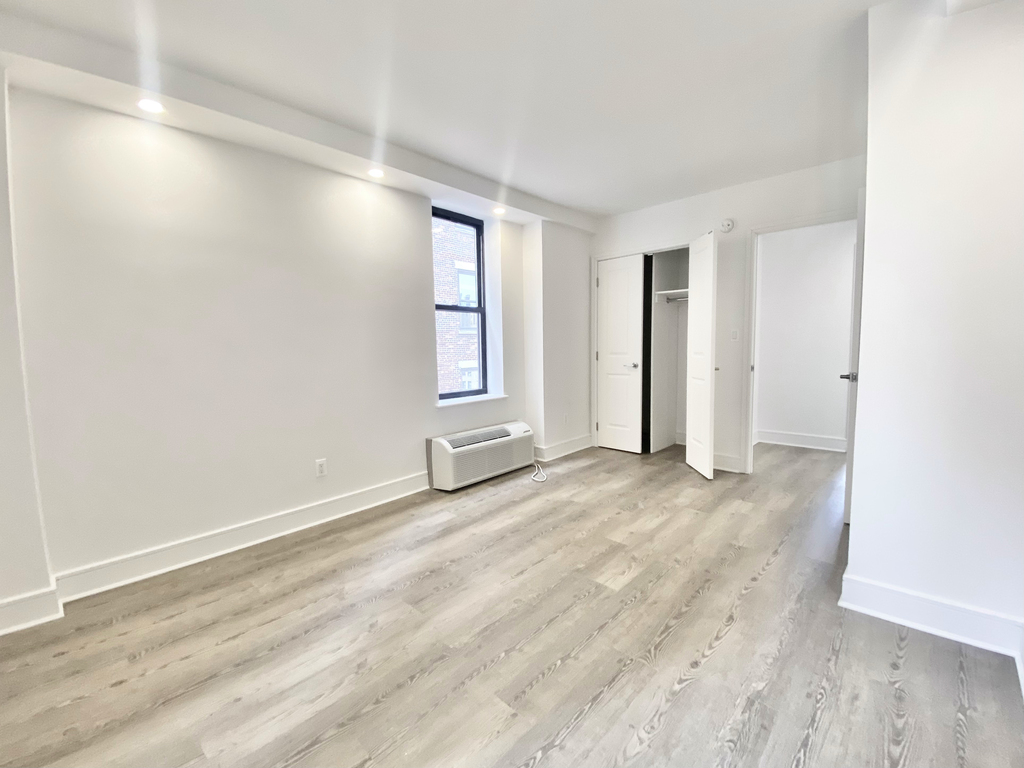West 81st Street - Photo 6