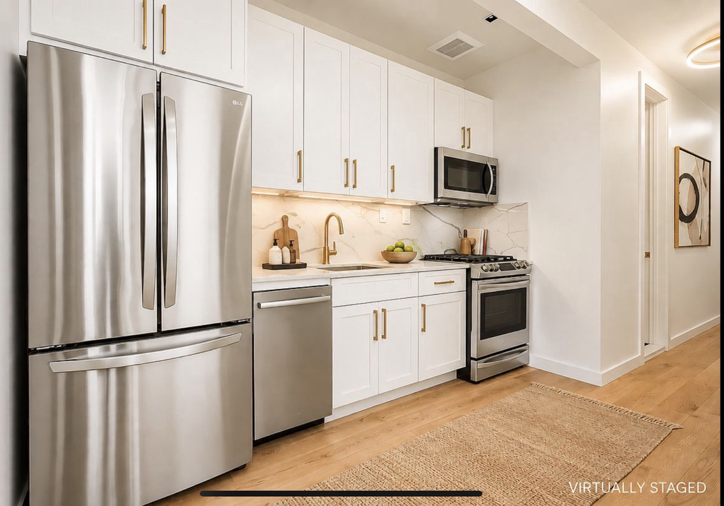 915 St Johns Place - Photo 1