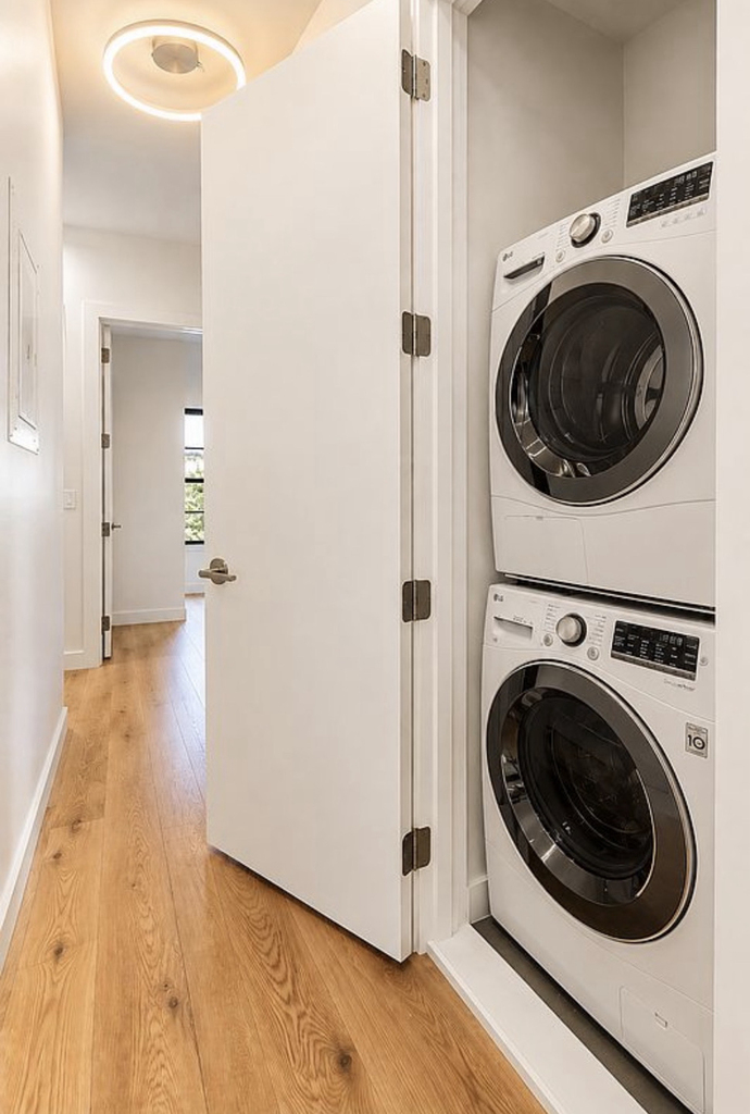 915 St Johns Place - Photo 3