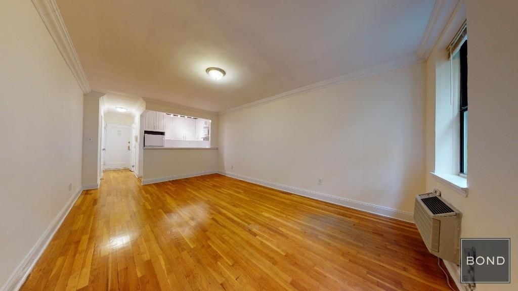 East 80th Street - Photo 1