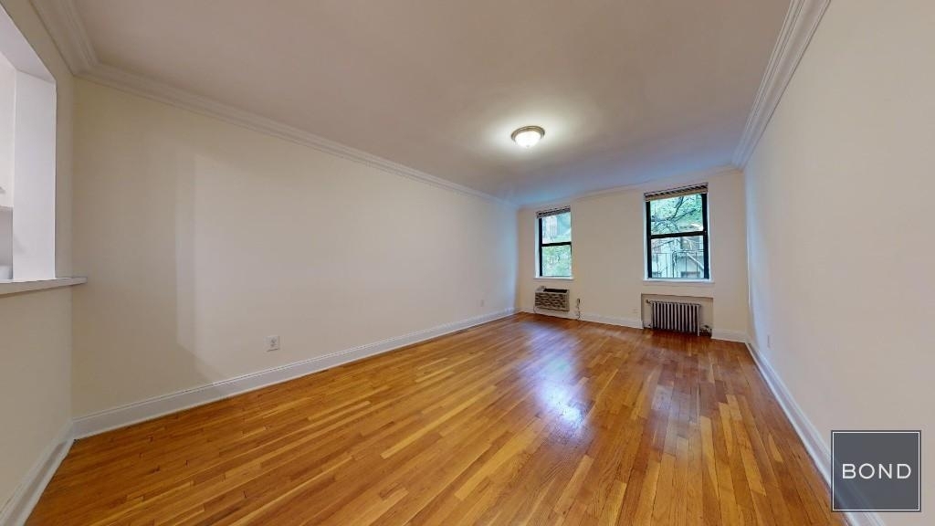 East 80th Street - Photo 0