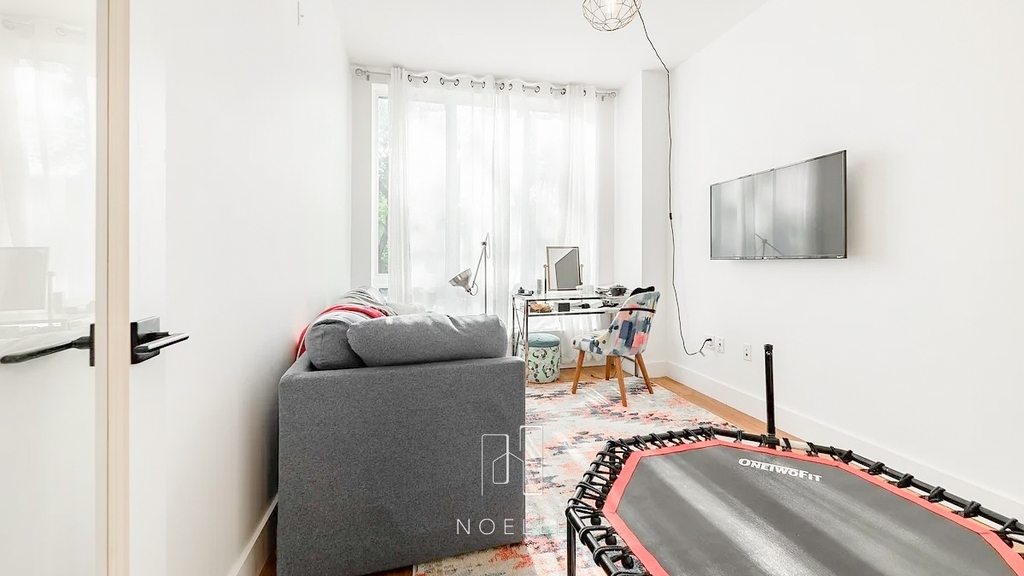581 Ocean Parkway - Photo 4
