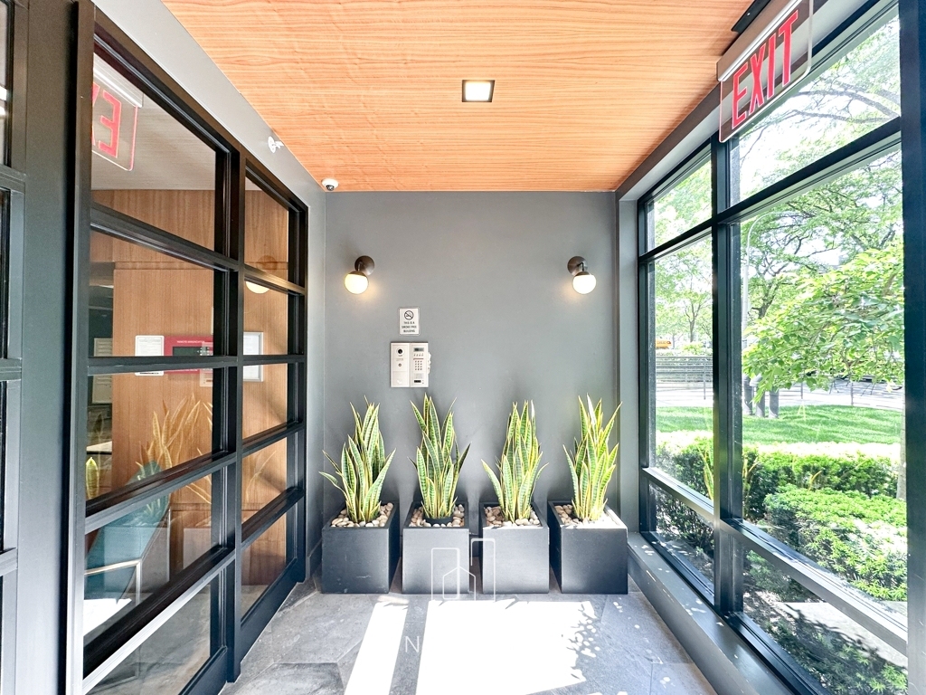 581 Ocean Parkway - Photo 12