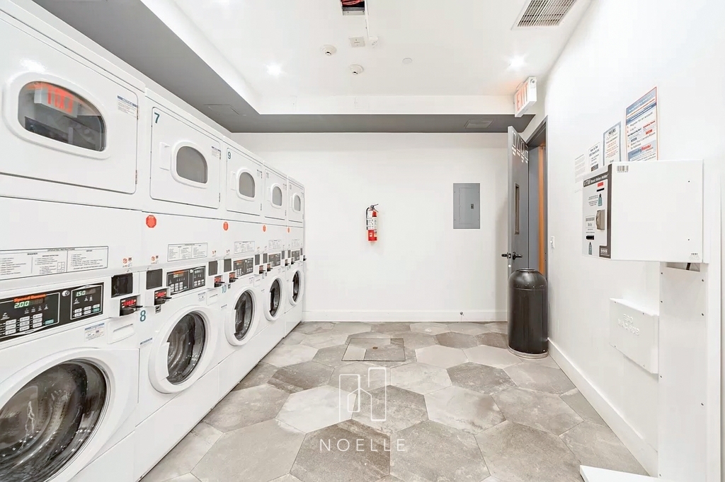 581 Ocean Parkway - Photo 8