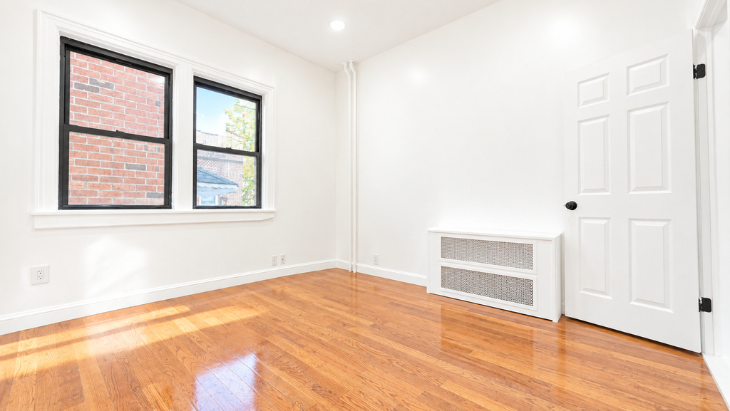23rd Street - Photo 5