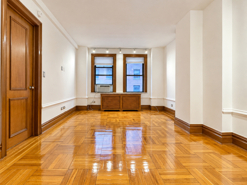 150 West 58th Street - Photo 6
