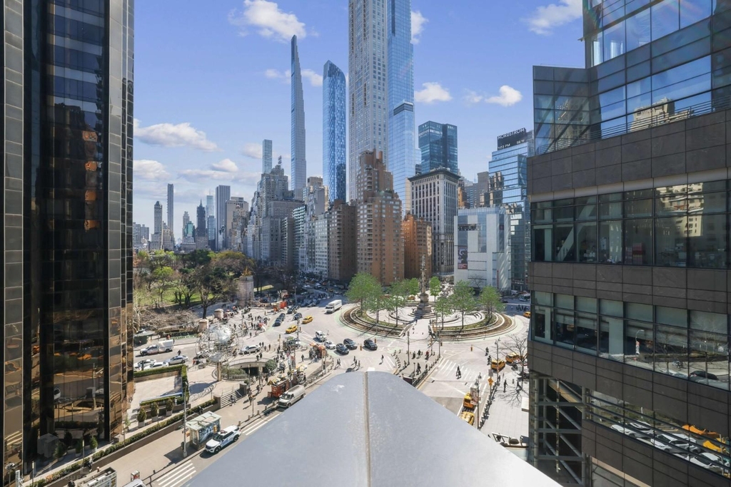 West 60th Street - Photo 10
