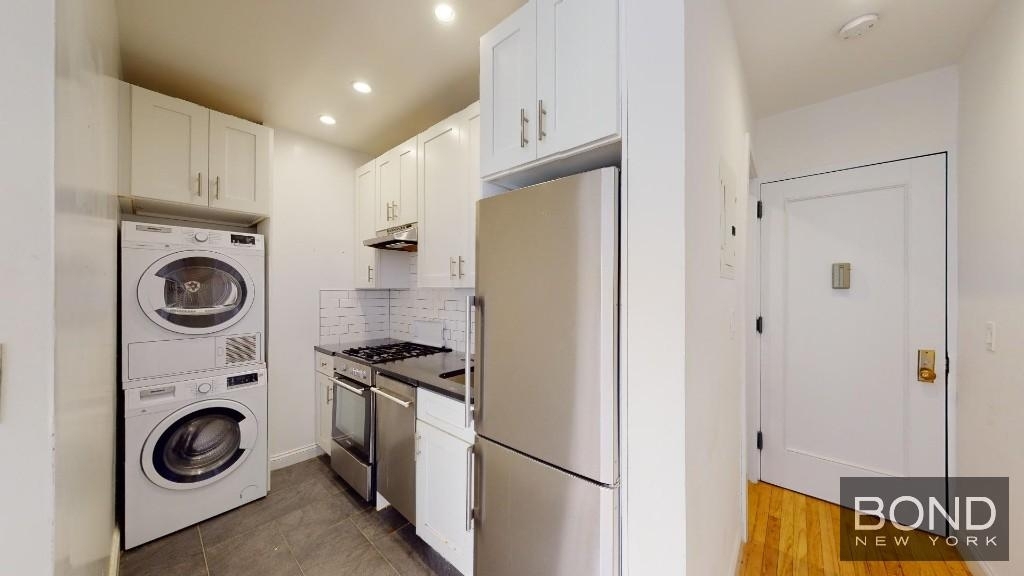 East 91st Street - Photo 4