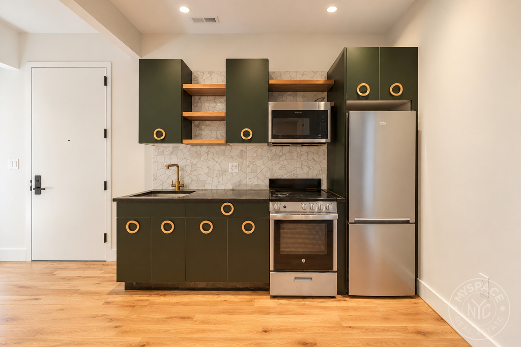 1571 Broadway - Photo 2