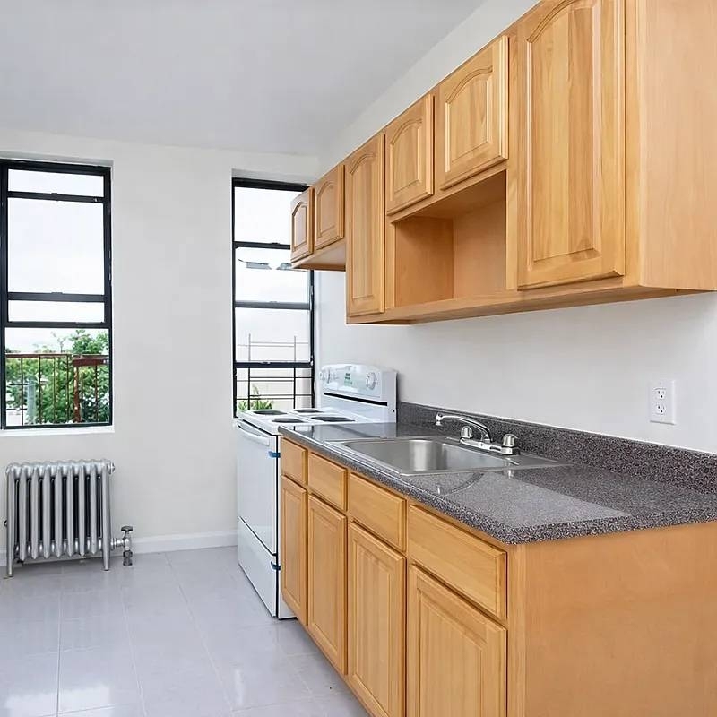 553 Hinsdale Street - Photo 1