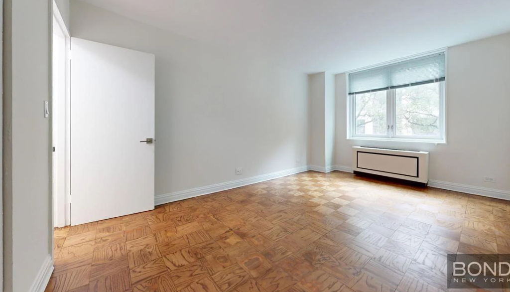 East 71st Street - Photo 6