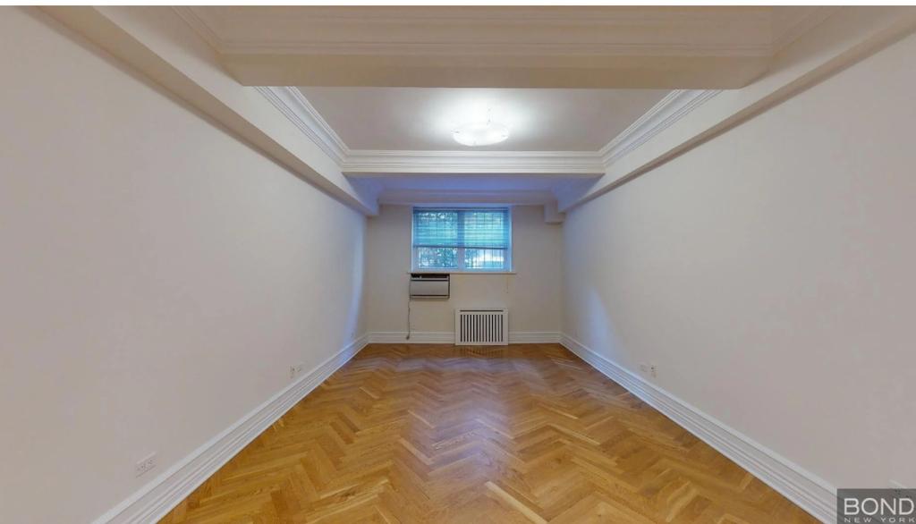 West 16th Street - Photo 6