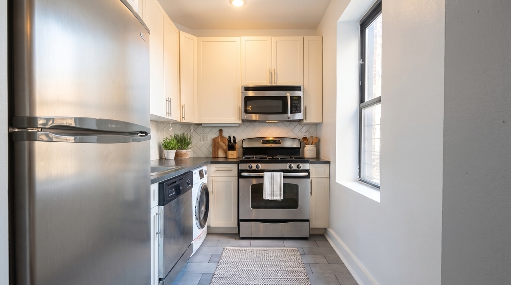 545 West 148th Street - Photo 4