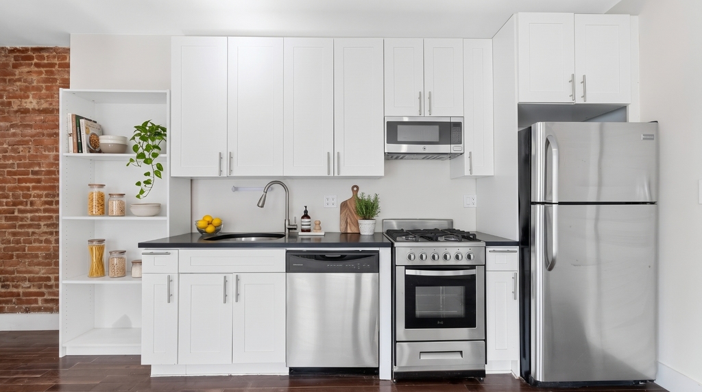 720 West 181st Street - Photo 6