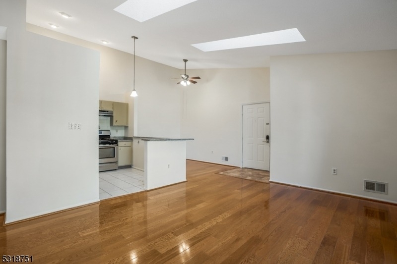 57 Caitlin Ct - Photo 4