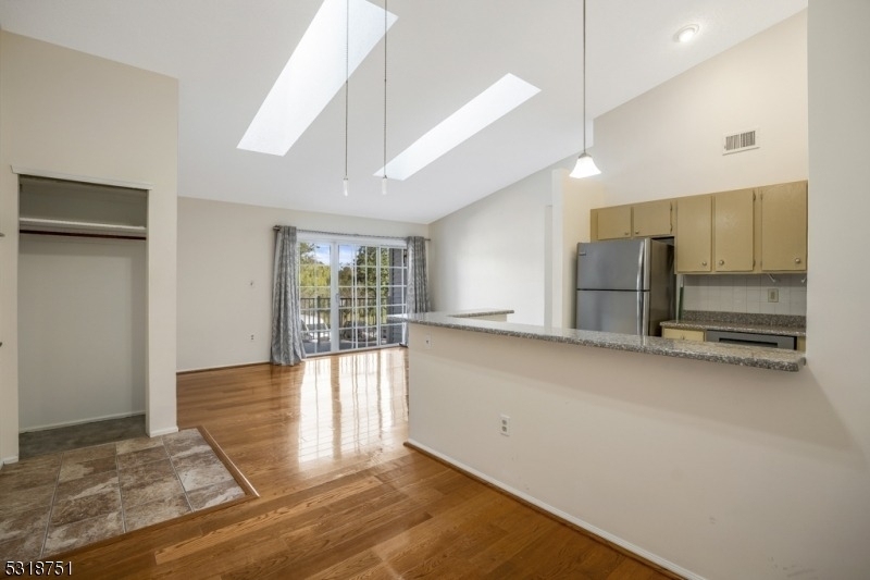 57 Caitlin Ct - Photo 6
