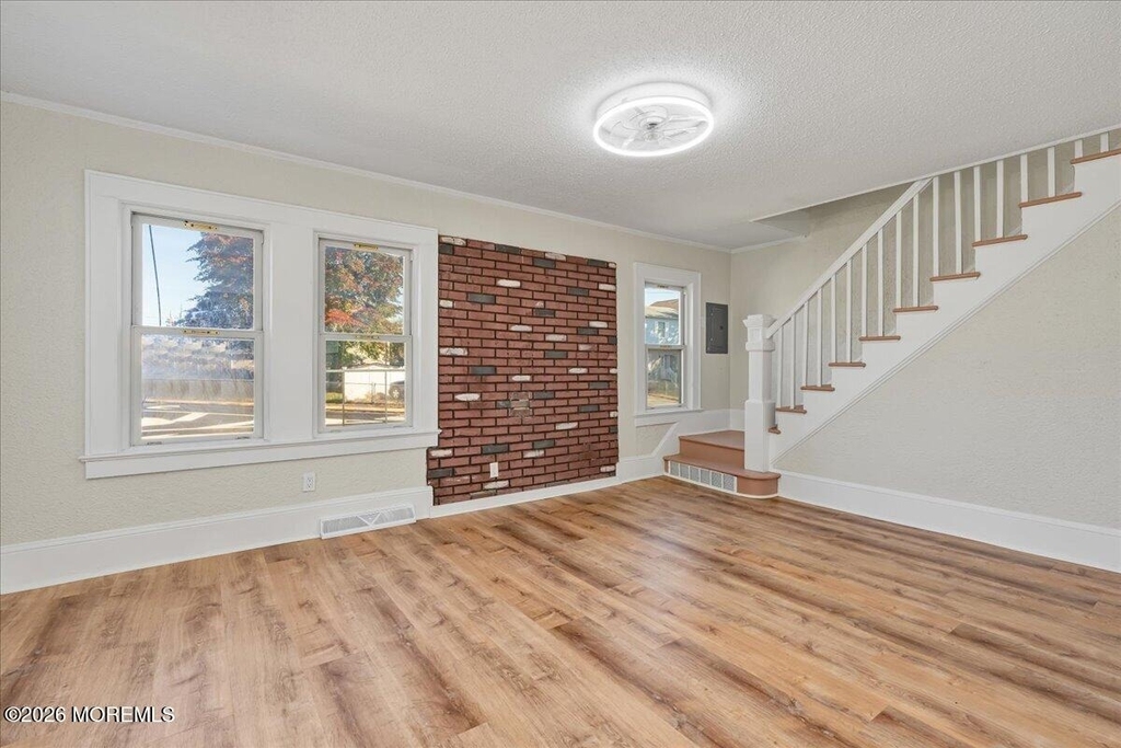 1204 Florence Avenue - Photo 5