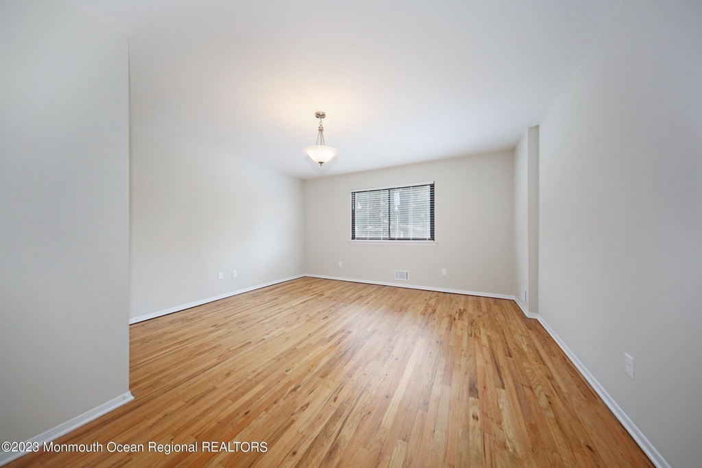 321 Spring Street - Photo 10