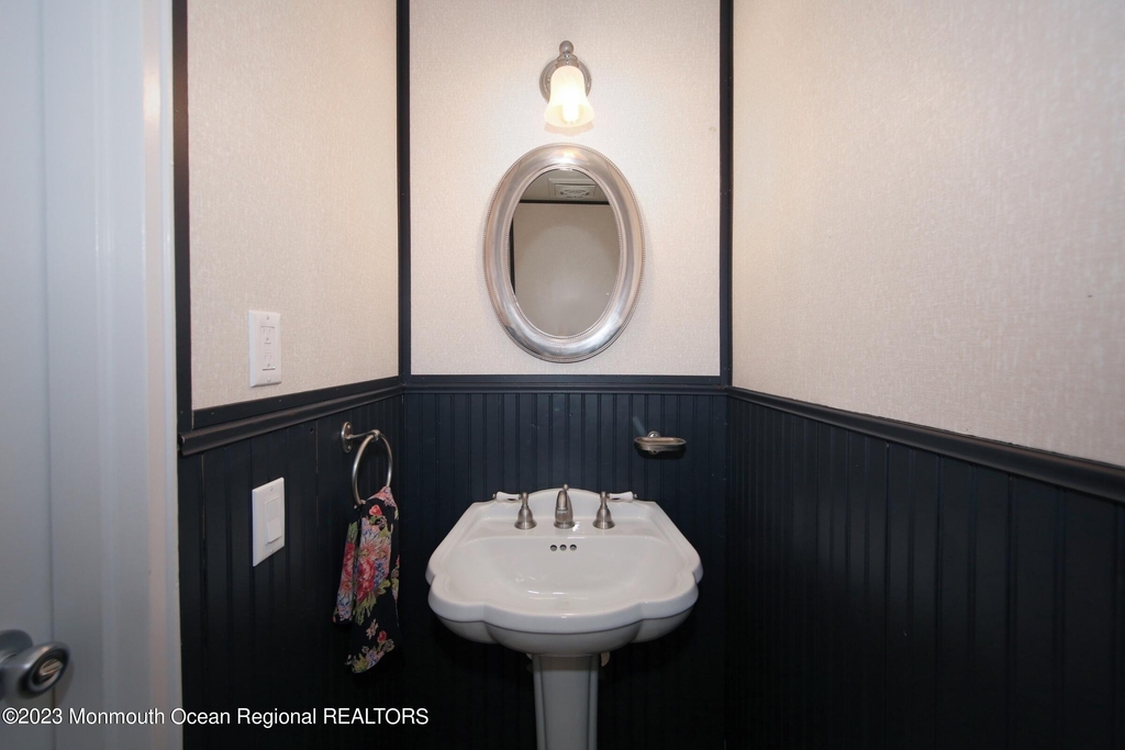 321 Spring Street - Photo 33