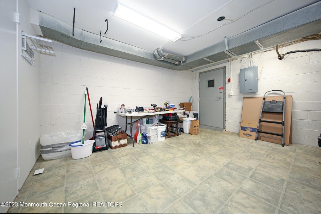 321 Spring Street - Photo 18