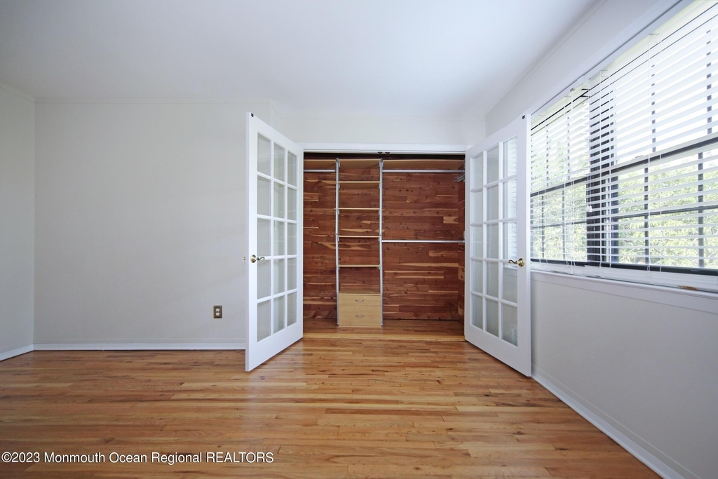 321 Spring Street - Photo 8
