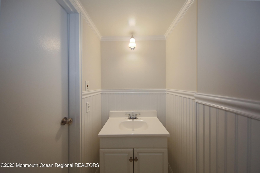 321 Spring Street - Photo 16