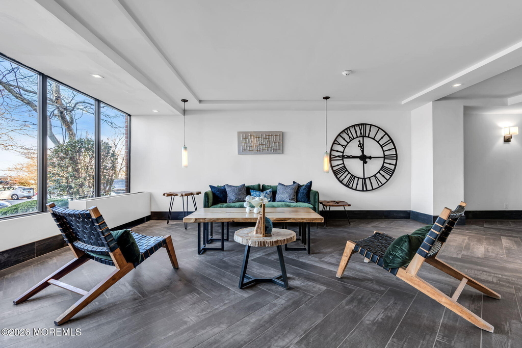 10 Ocean Boulevard - Photo 1