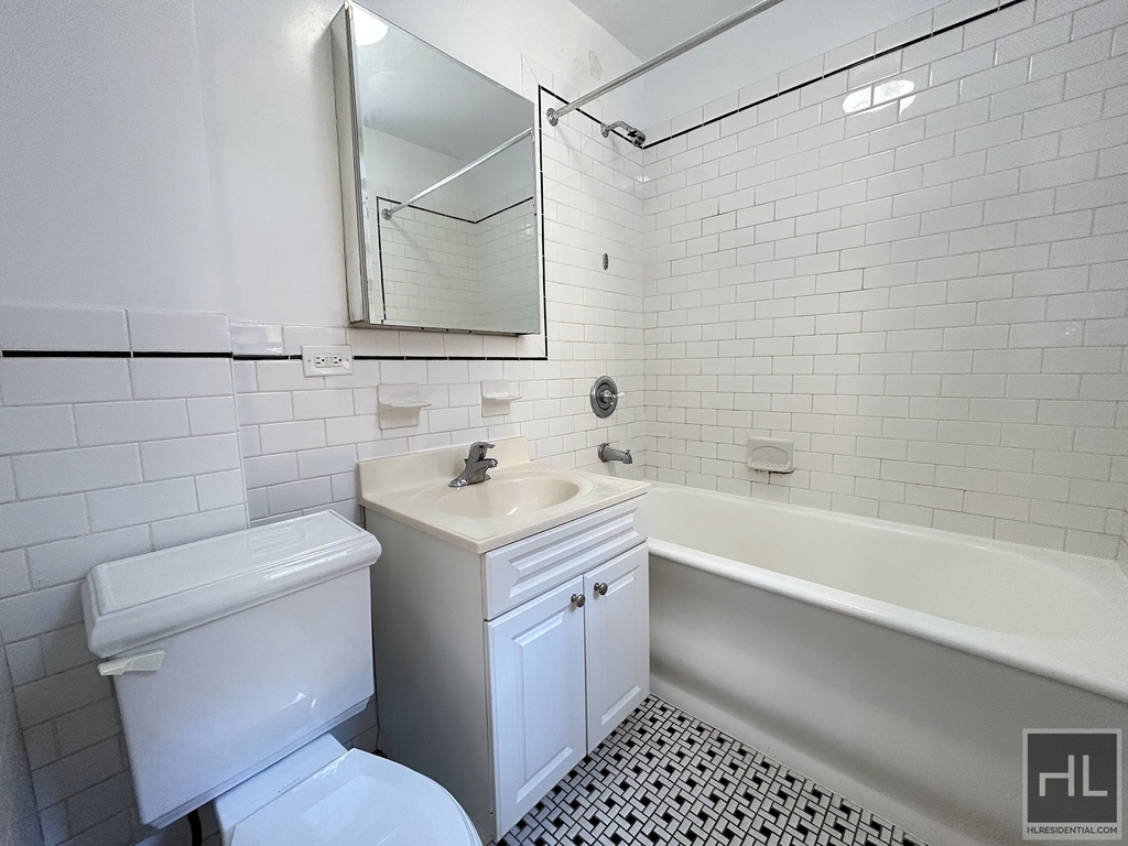 West 45 Street - Photo 1
