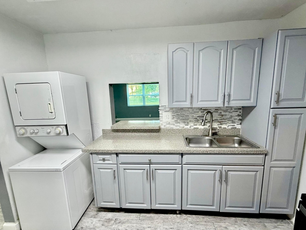 4364 Nw 9th Avenue - Photo 3