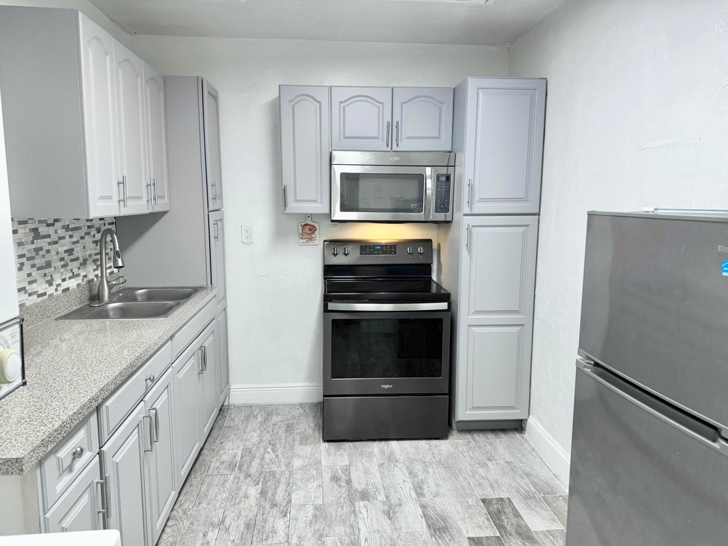 4364 Nw 9th Avenue - Photo 2