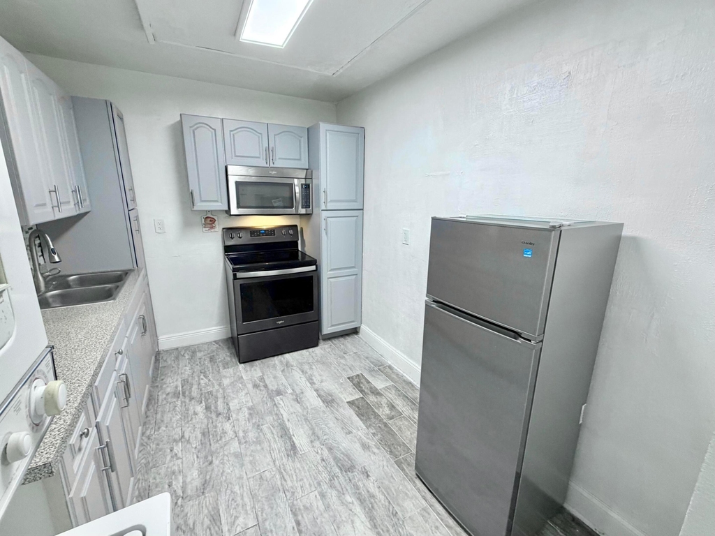 4364 Nw 9th Avenue - Photo 4