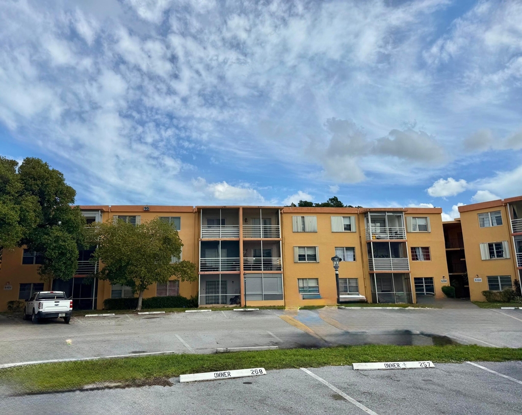4364 Nw 9th Avenue - Photo 0