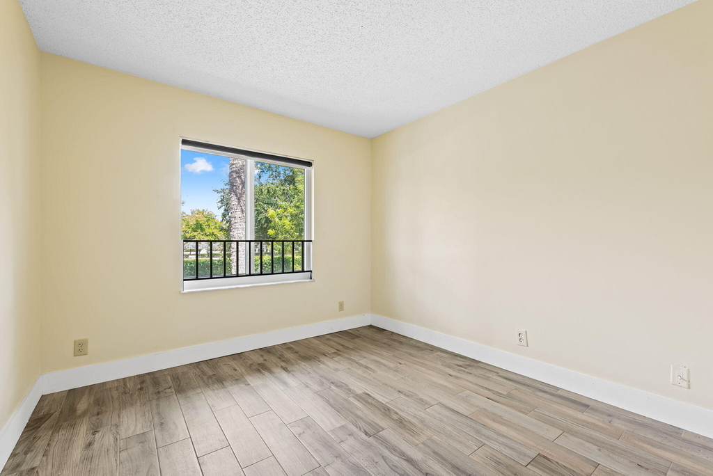2977 Nw 92nd Avenue - Photo 15