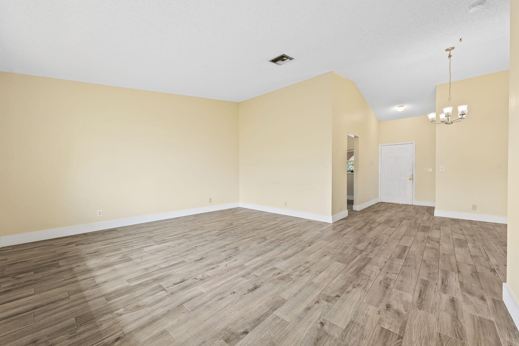2977 Nw 92nd Avenue - Photo 4