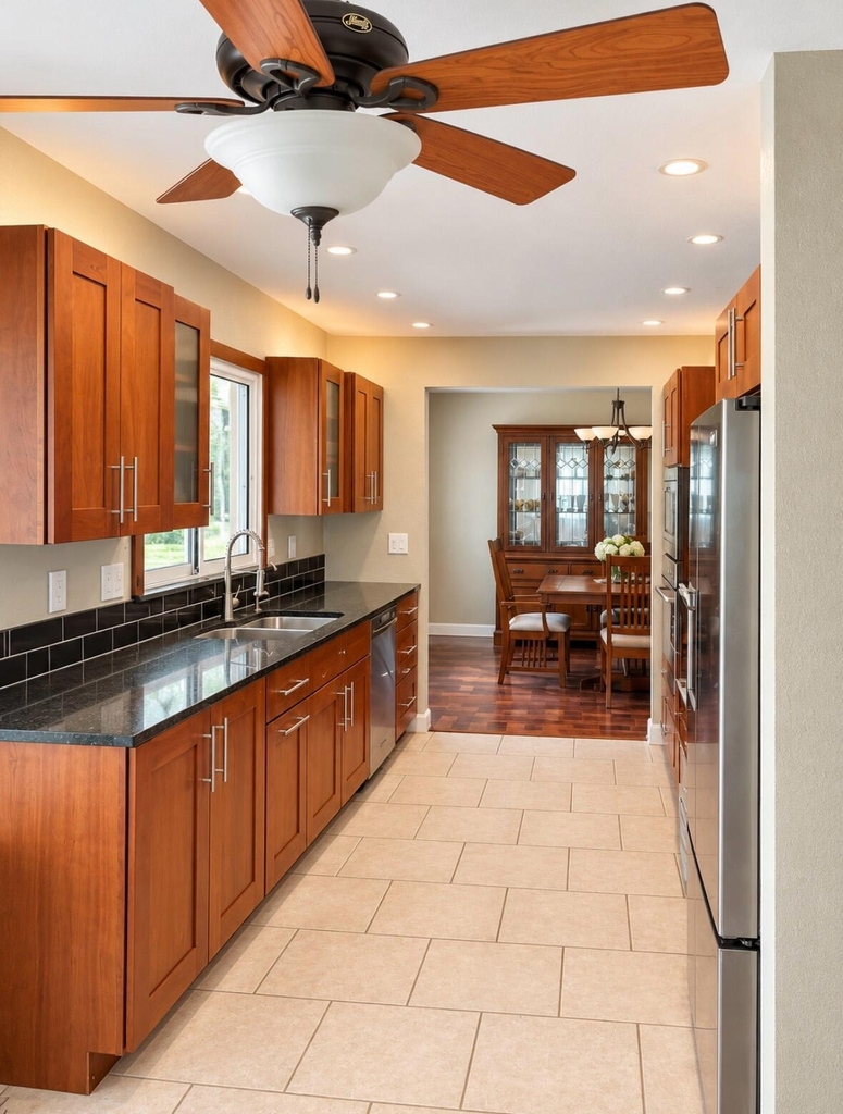 1872 Se Enfield Avenue - Photo 2