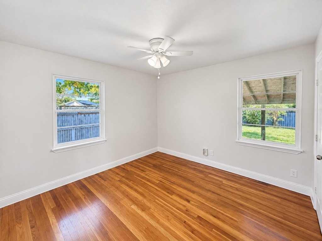 516 Overhill Drive - Photo 12