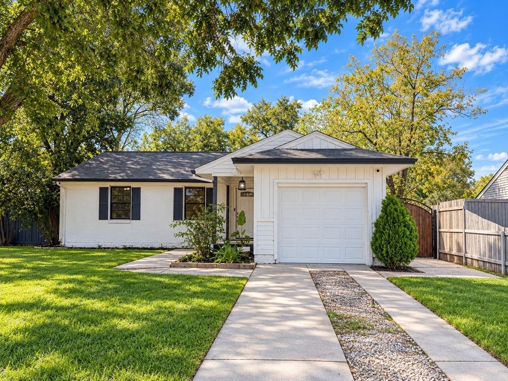 516 Overhill Drive - Photo 0