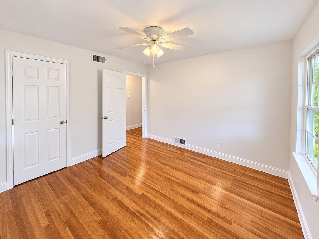 516 Overhill Drive - Photo 11