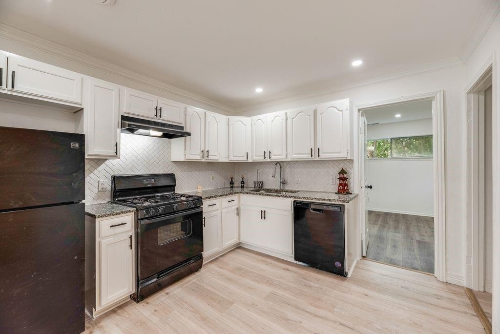 1406 Highland Street - Photo 3