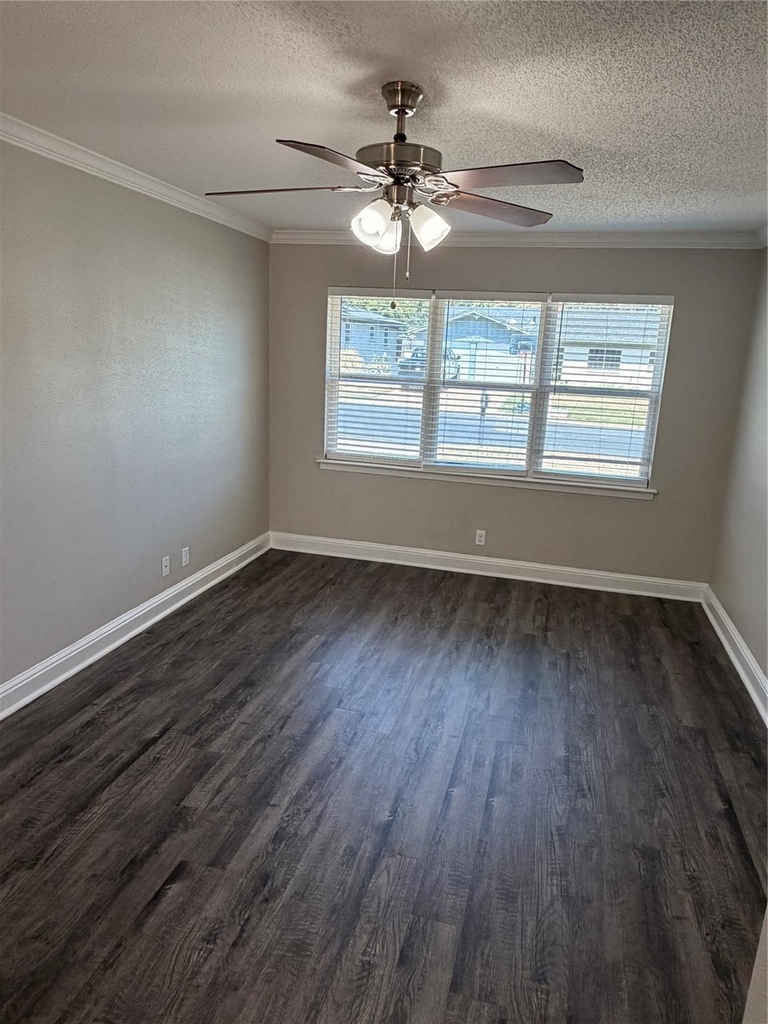 725 Willow Street - Photo 2