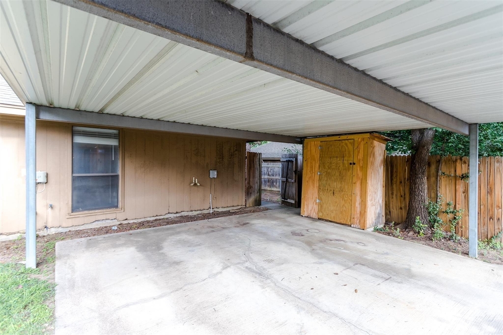 2301 Kingsford Court - Photo 16