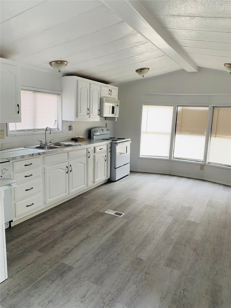 262 County Road 4852 - Photo 2
