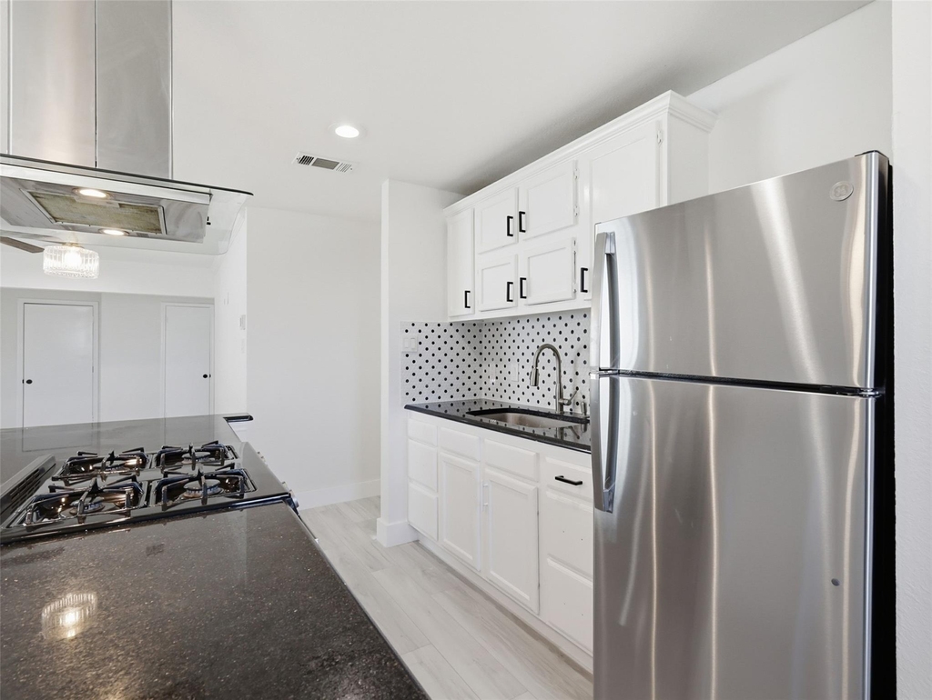 1002 Mardi Gras Lane - Photo 12