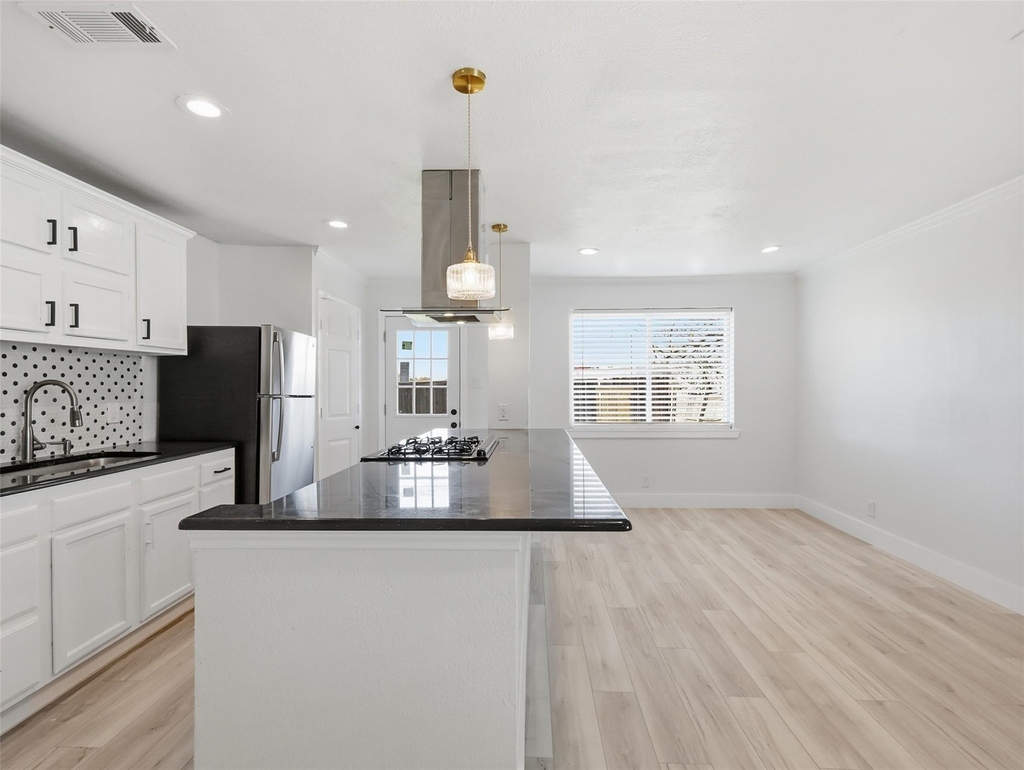 1002 Mardi Gras Lane - Photo 8
