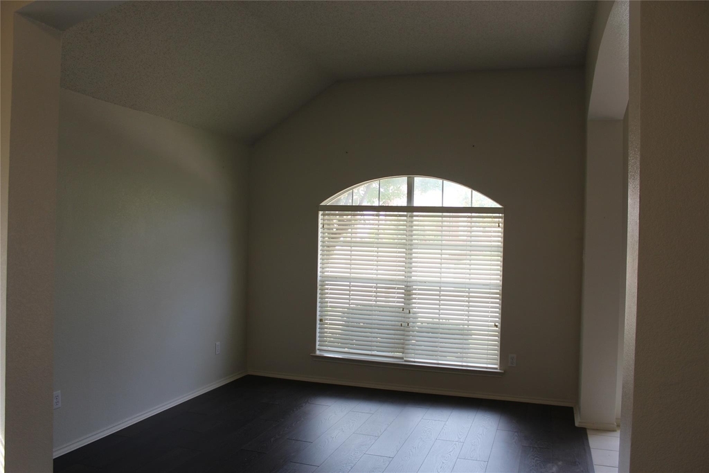1813 Arbor Creek Drive - Photo 4