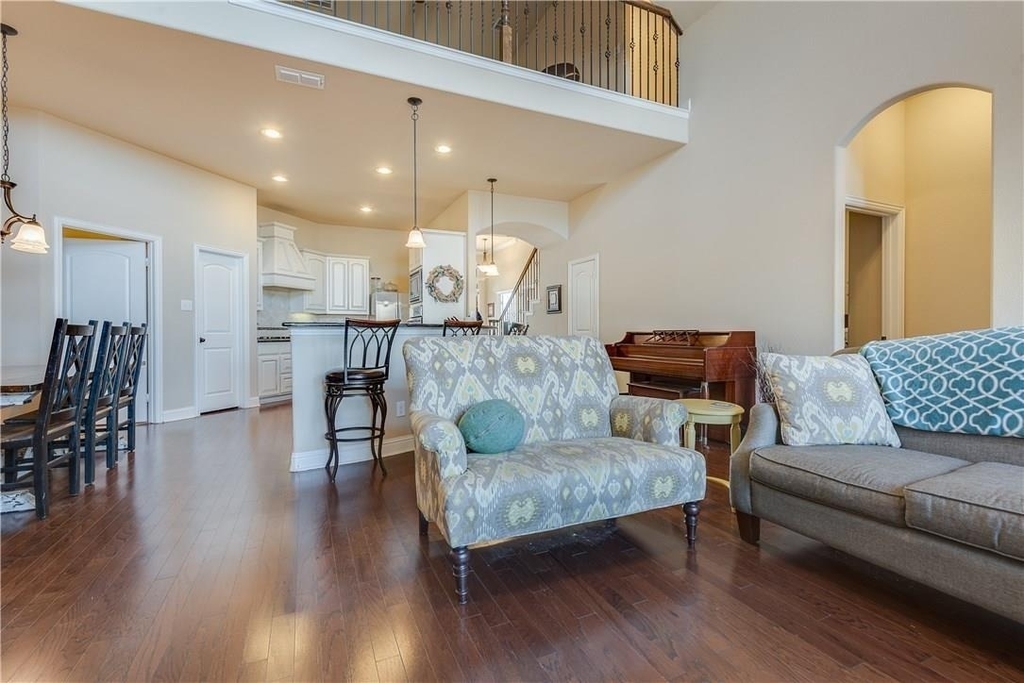 423 Florence Drive - Photo 2