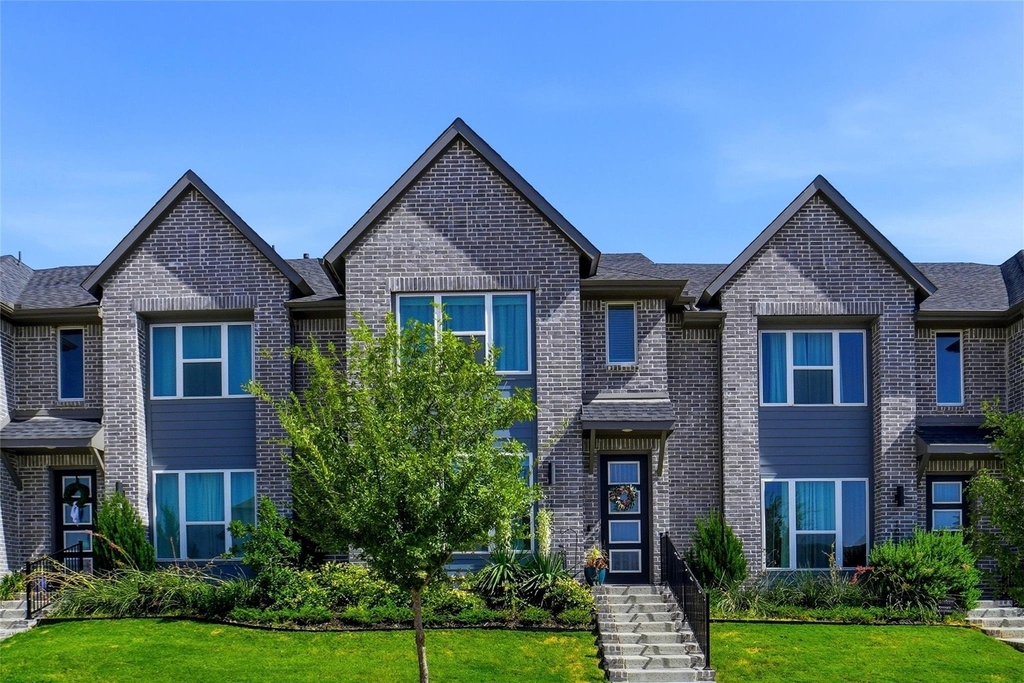 1085 Carnation Drive - Photo 1