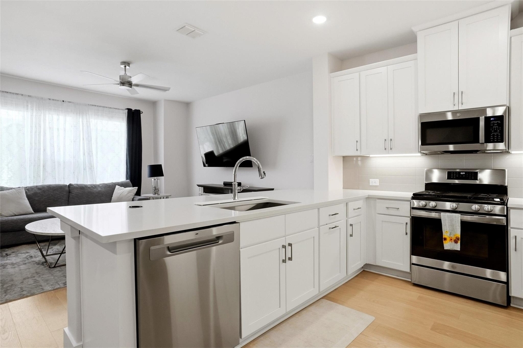 1085 Carnation Drive - Photo 11