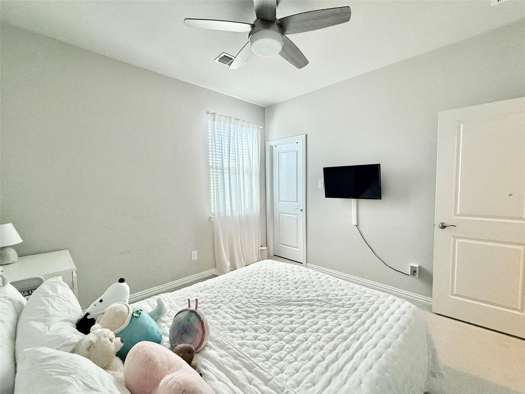 1021 Zachary Way - Photo 18