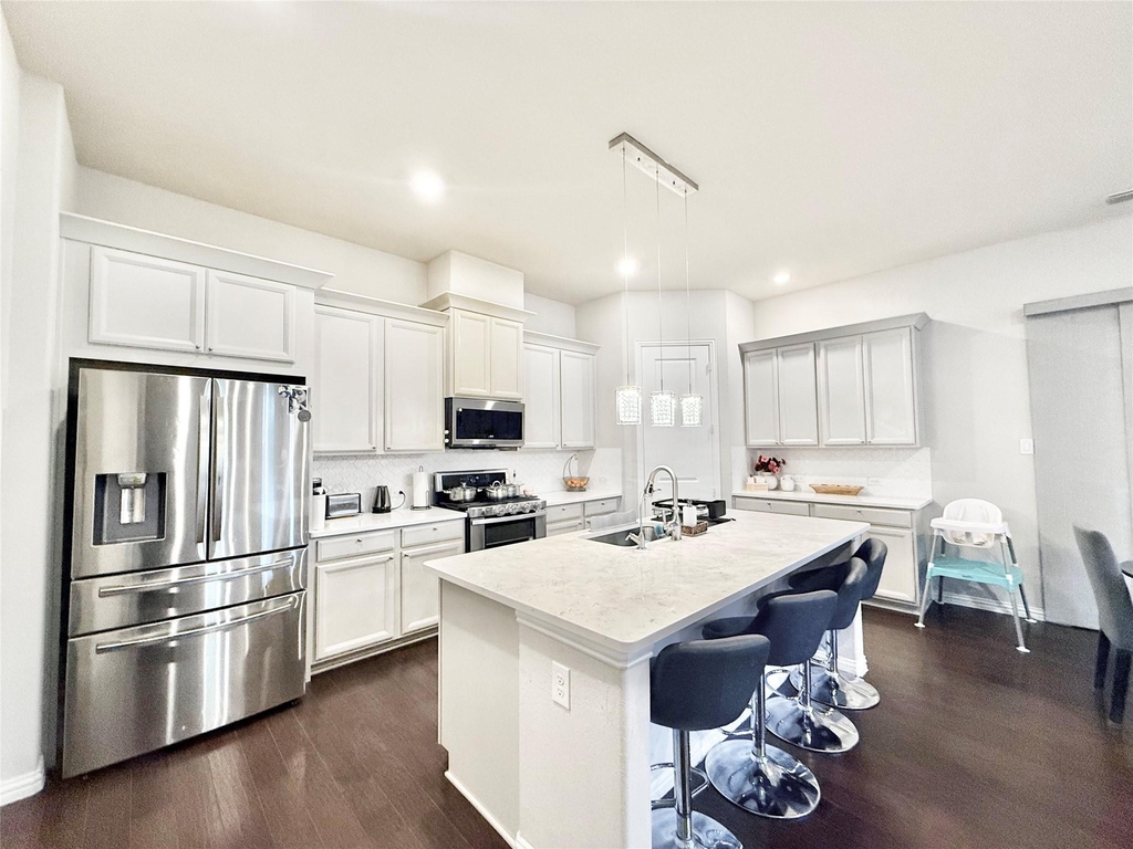 1021 Zachary Way - Photo 10
